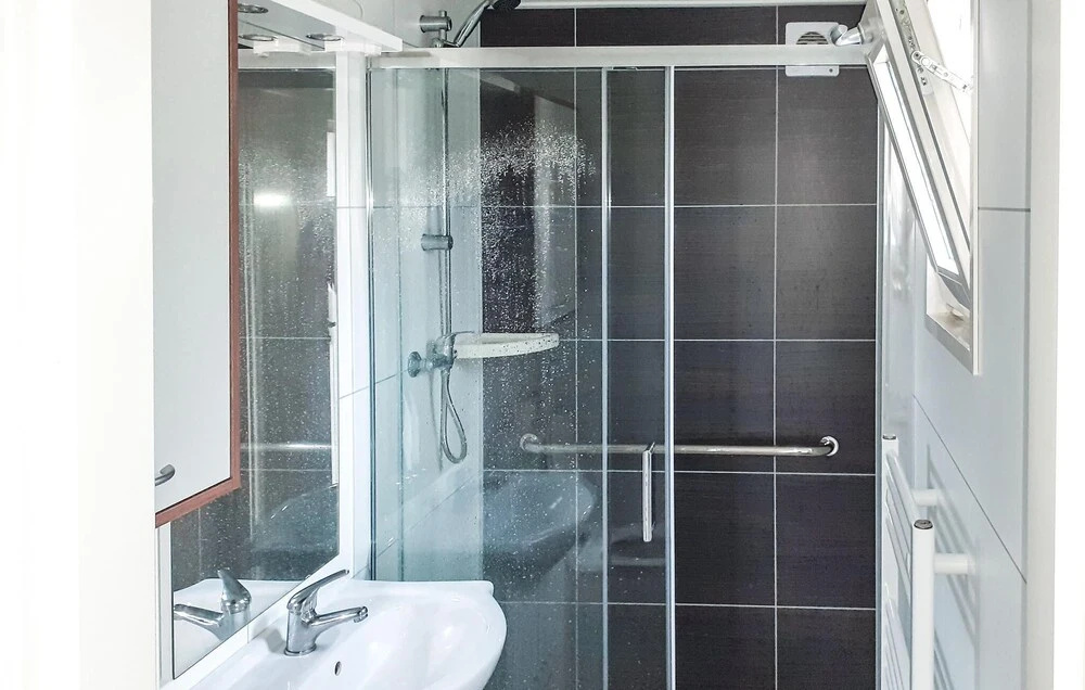 Gorgeous Home In Heinkenszand With Wifi