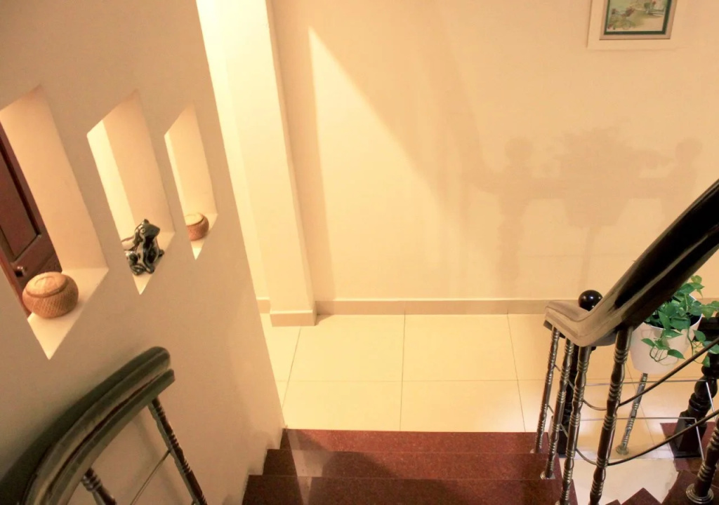 The Alley Saigon Hotel