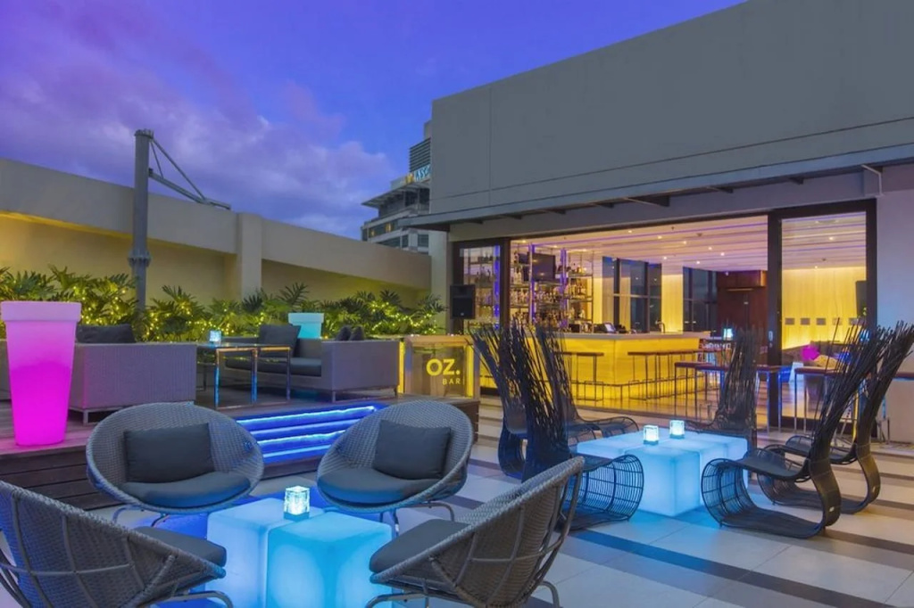 Holiday Inn & Suites Makati by IHG