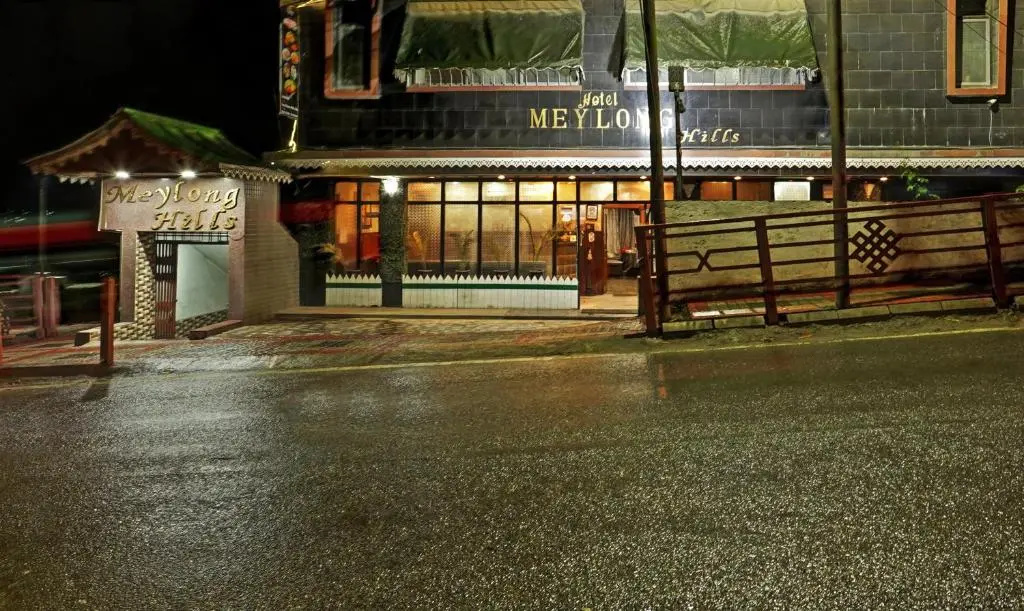 Fabhotel Meylong Hills