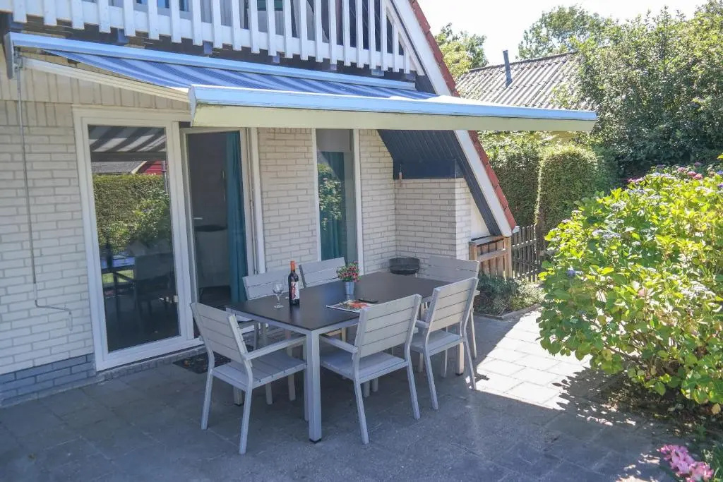 Merle 6 pers Modern holiday home with private fenced garden