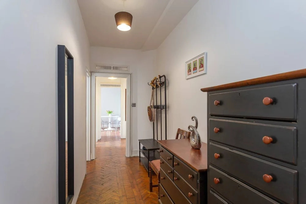 2 Bedroom Apartment Near Queensway And Bayswater