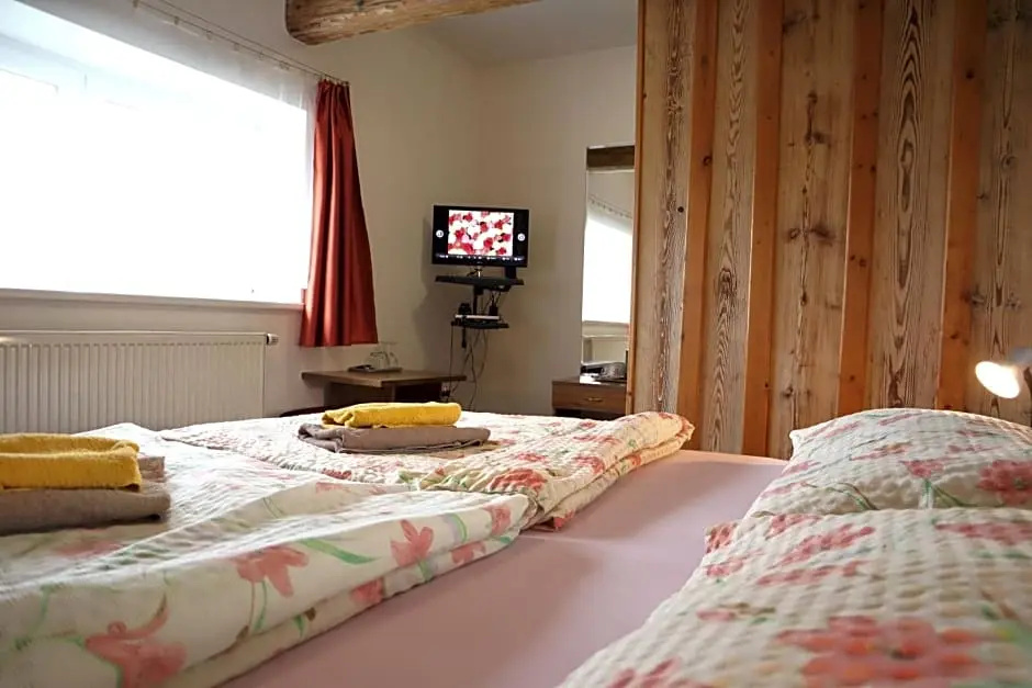 Hotel 66