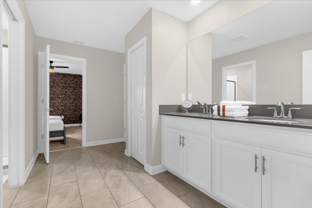 9 Bedrooms 5 Bathrooms Storey Lake 4559 NL