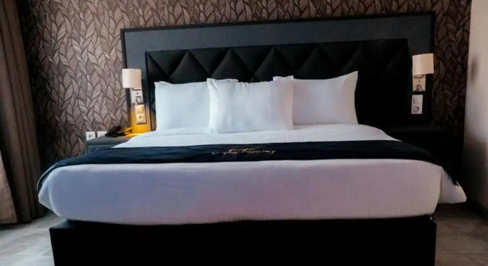 Home Free Hotel