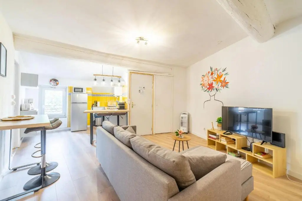 La belle vie - Beautiful 2 bedroom appartment close to parking
