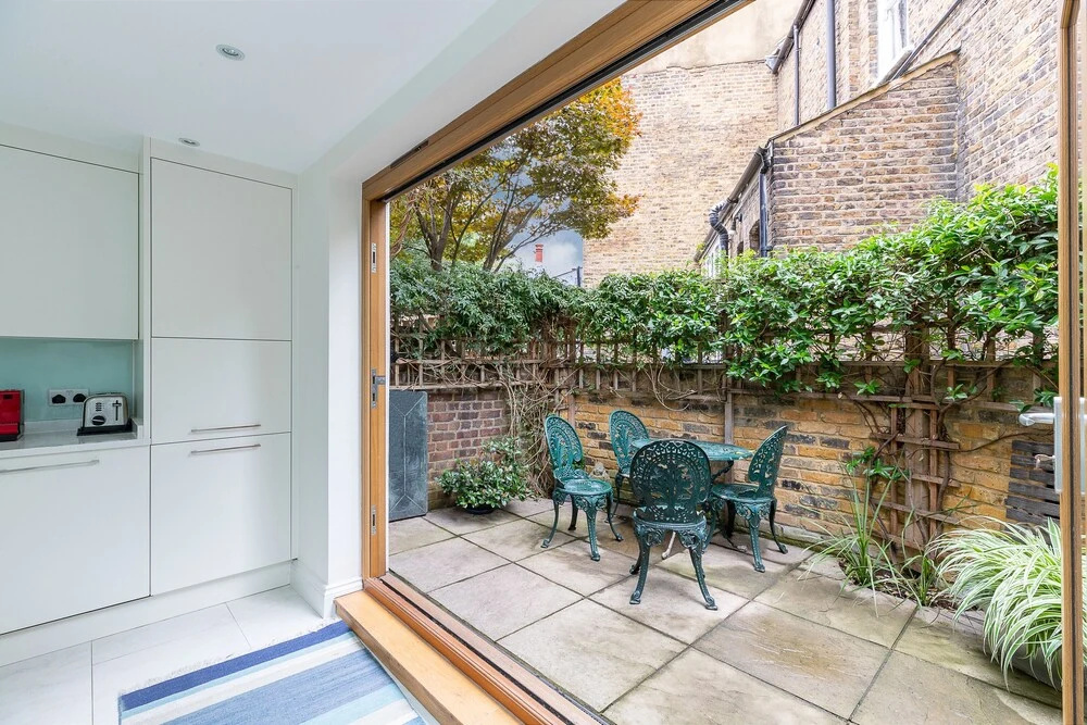 JOIVY Stunning 3 bed House Close to Westfield