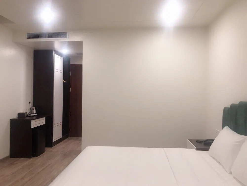 Lotus Hotel & Apartment
