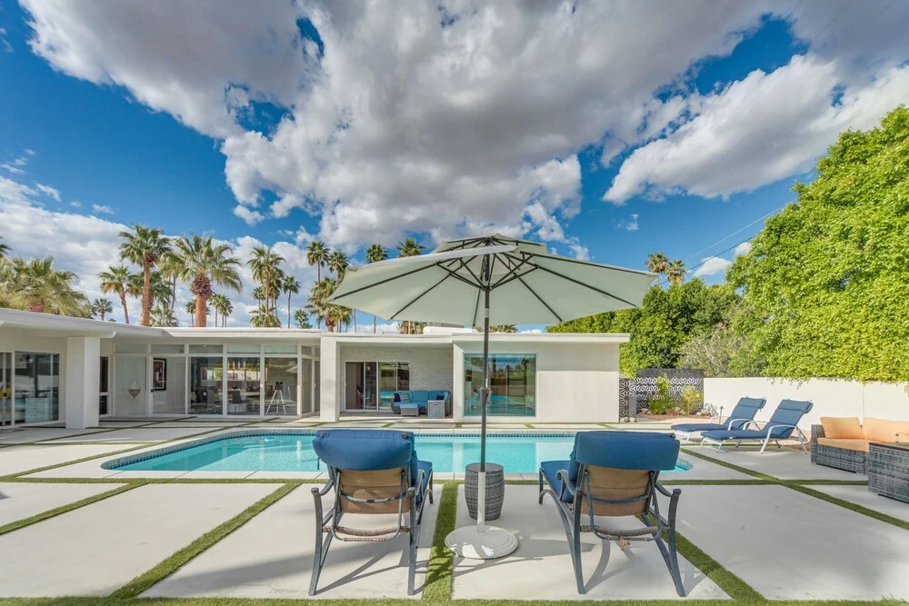 Palm Springs Oasis w/ Mtn Views, 2 Mi to Dtwn!