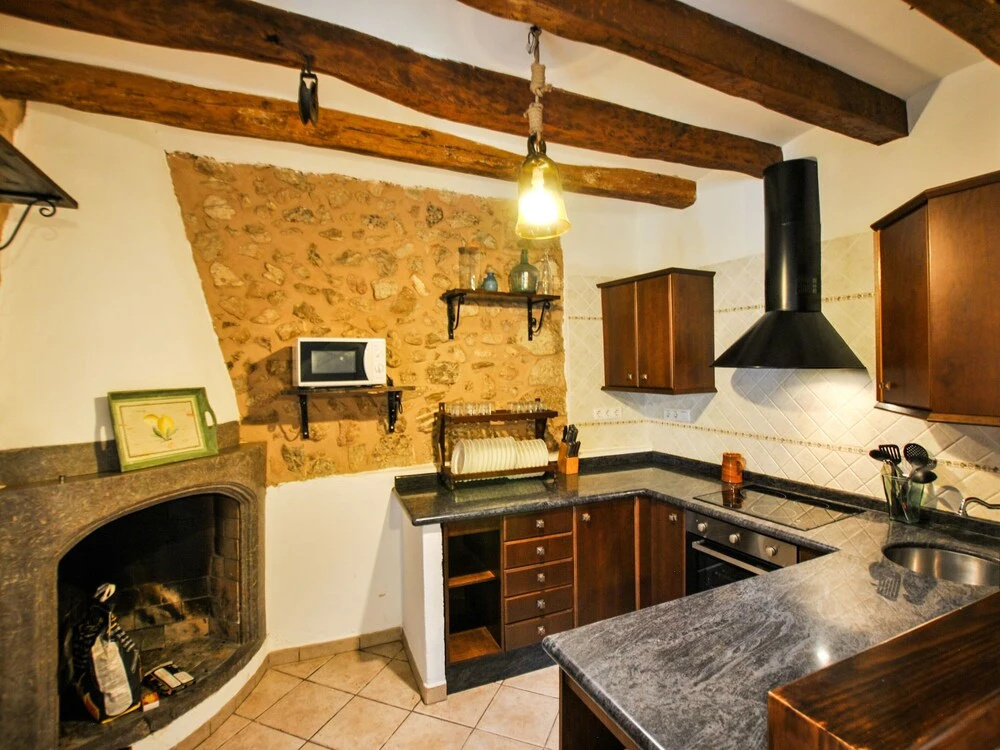 Cozy Cottage in Lloseta With Private Swimming Pool