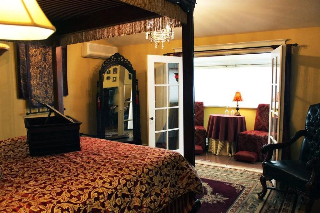 Talwood Manor B&B