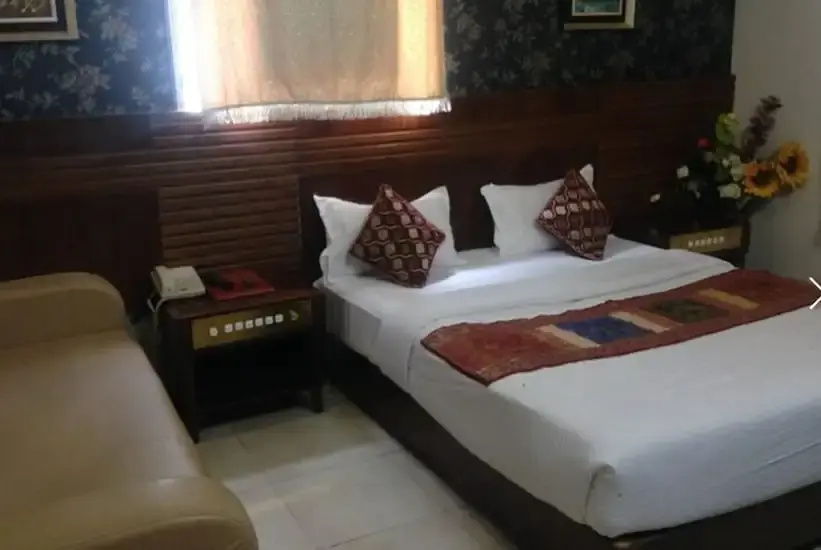 Hotel Sai Sangeeta
