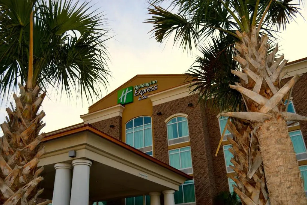 Holiday Inn Express & Suites Charleston Arpt-Conv Ctr Area by IHG