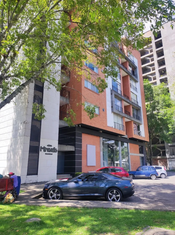 Modern Miravalle Apartment