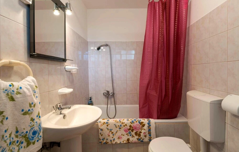Nice Home in Pula with WiFi, 2 Bedrooms & Hot Tub