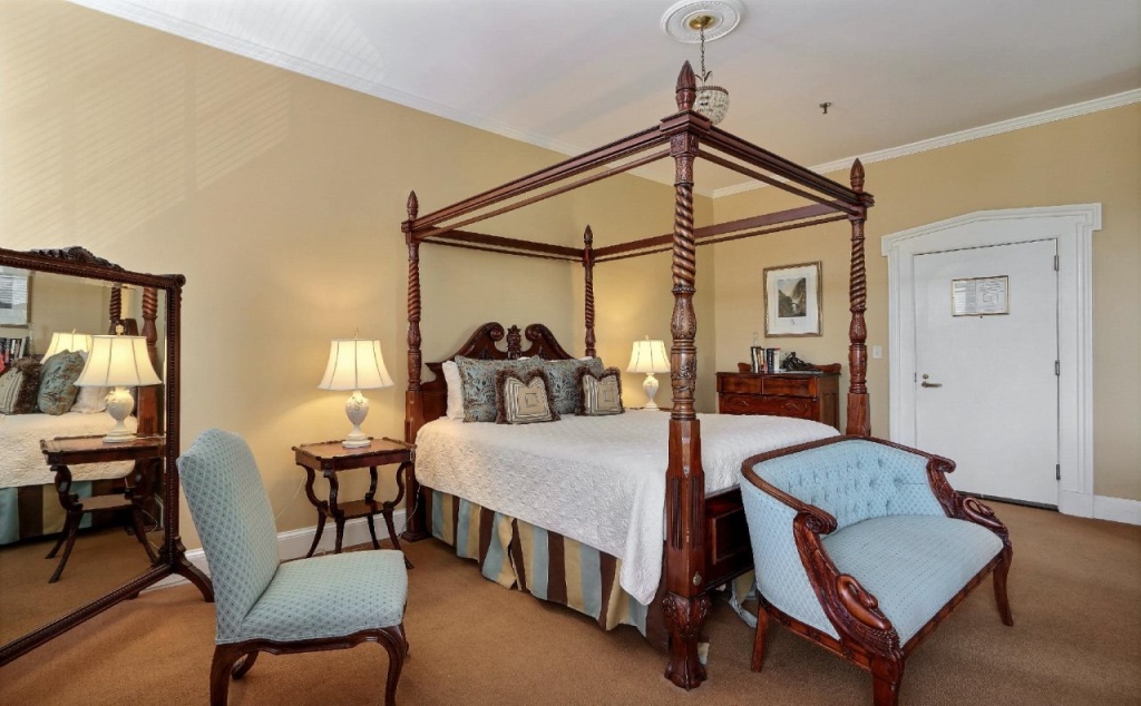 The Presidents Quarters Inn