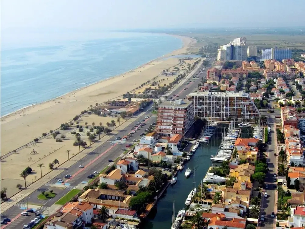 Studio in Empuriabrava With Sea Views