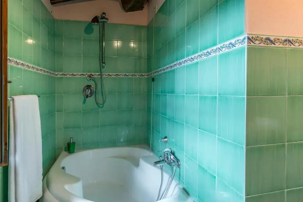 Casa Torrione 14, Emma Villas