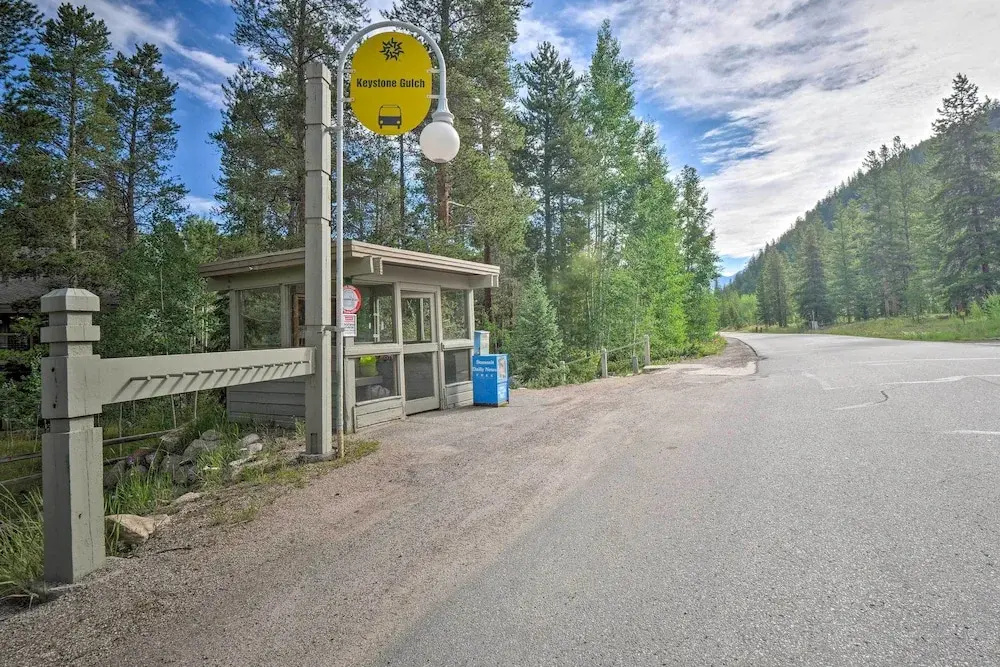 Cozy-chic Keystone Getaway: 2 Mi to Slopes!