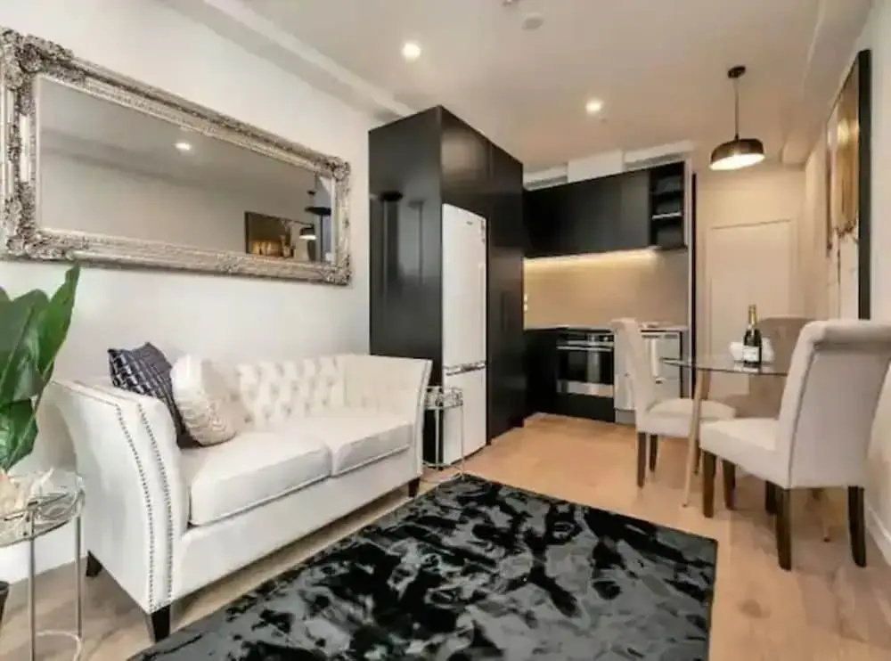 Stylish 2-Storey Retreat With Parking Zodiak Stays