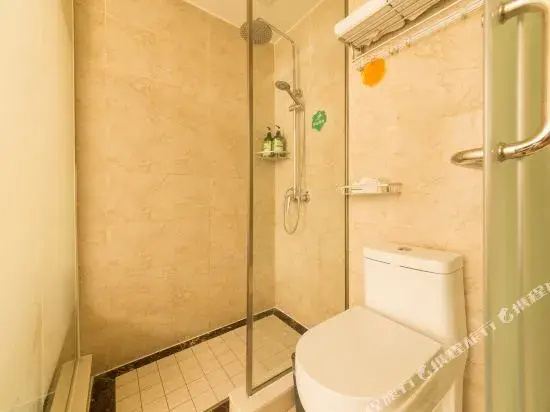 Jingyu Heyue Hotel (Hanzhong Wetland Park)(景玉和悦酒店(汉中湿地公园店))