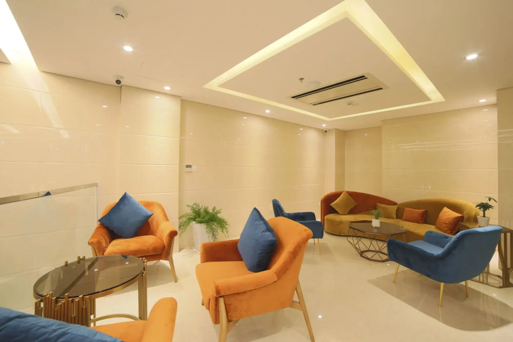 San Marino Boutique Danang - 10 mins to Dragon Bridge & 15 mins to My Khe Beach