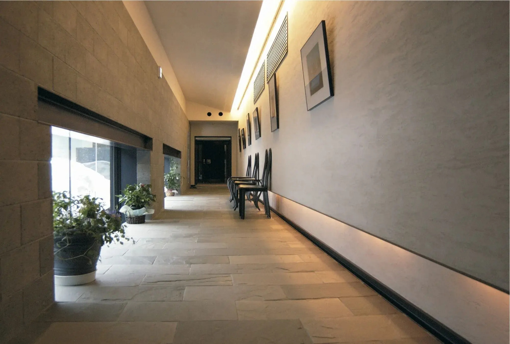 OTARU RETREAT by Onko Chishin