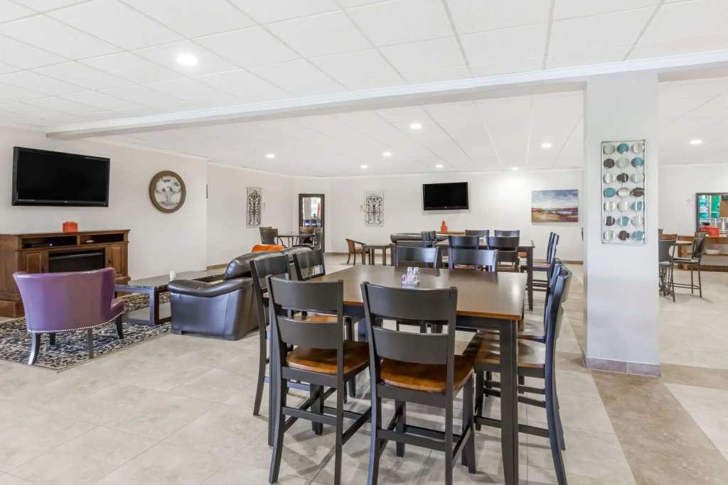 Ramada Hotel & Conference Center by Wyndham Grayling