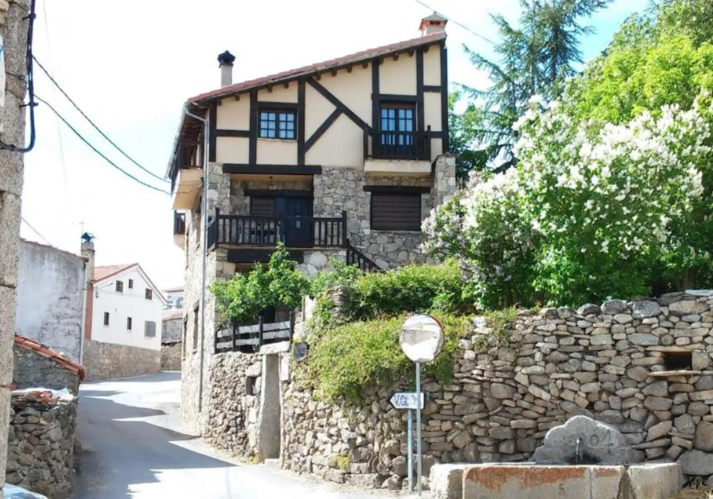 Ermita de Gredos Casas Rurales Artesano I y II/III