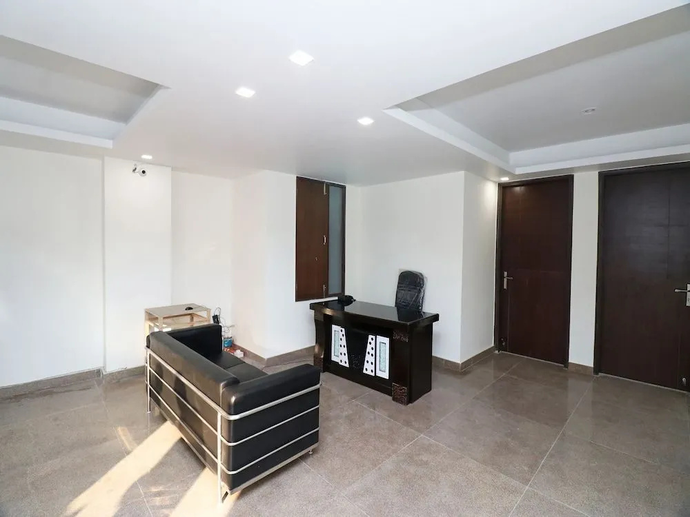 OYO 24514 Galleria Square