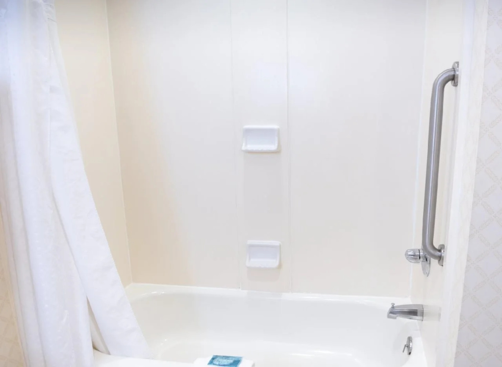 Holiday Inn Express Hotel & Suites Hagerstown by IHG