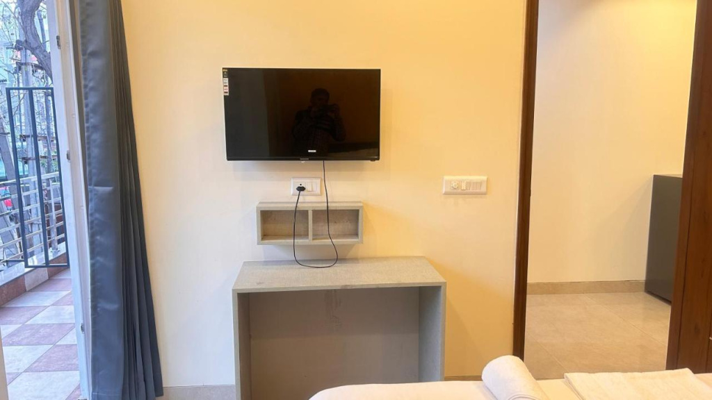 Lime Tree 1BHK Serviced Apartment - Medanta Medicity, Gurgaon