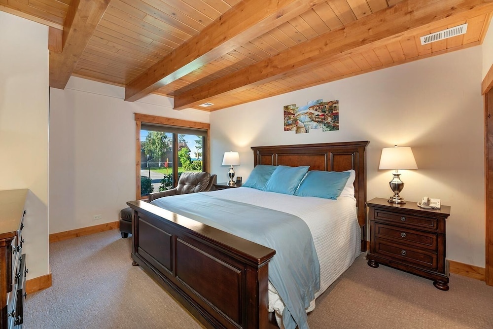 Mv32: Lakeland Village Luxury Condo With Great Amenities