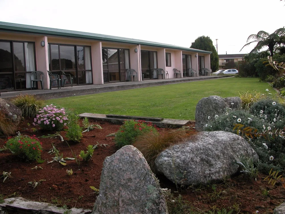 Karamea Hotel