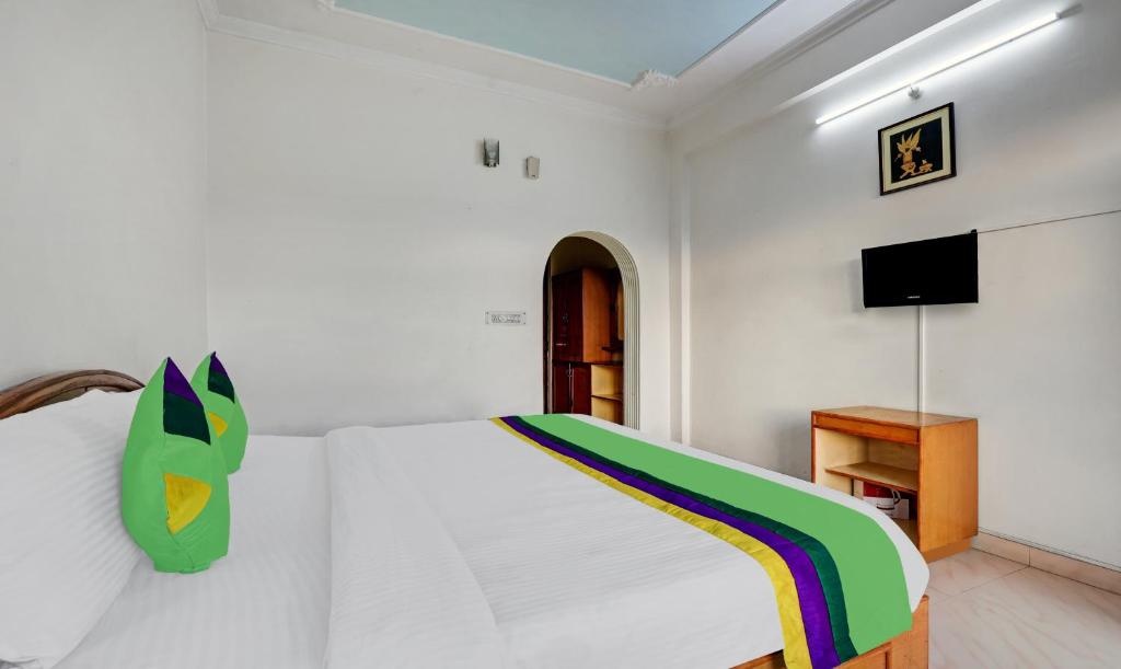Goroomgo Sapphire Inn Bhimtal