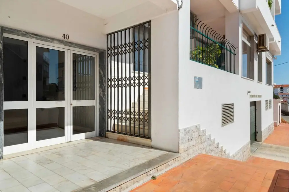 Lovely 2 Bedroom Duplex Apt w Terrace in Cascais