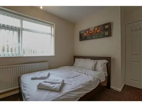 Spacious, quiet dwelling for up to 6, Manchester
