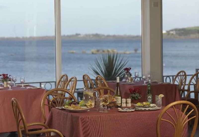 Pontoon Bridge Hotel