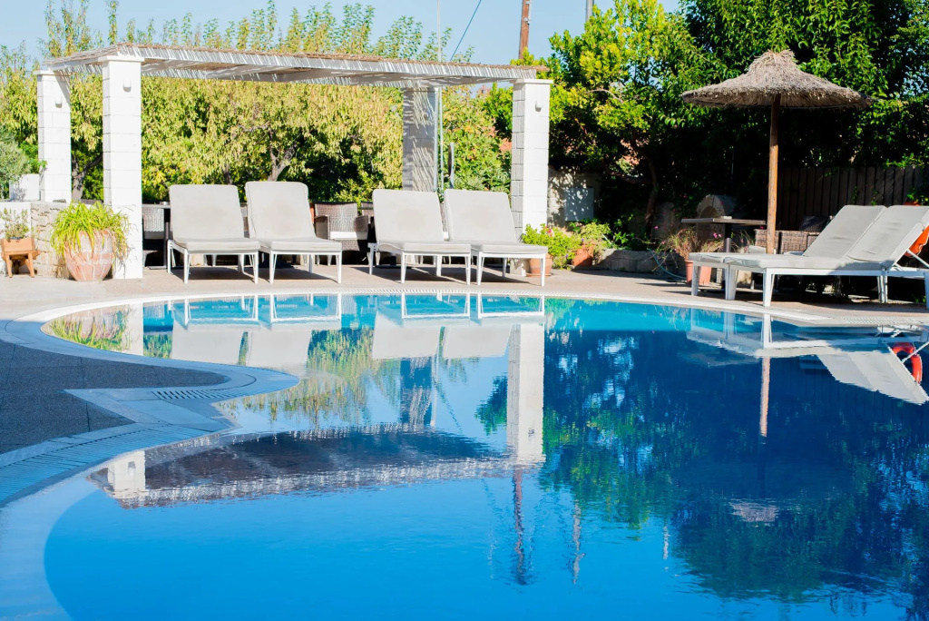 Stamos Hotel