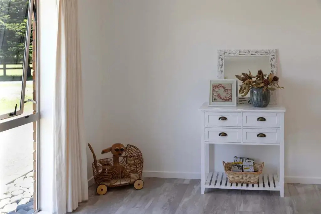Lovely 2 bedroom unit with an indoor garage
