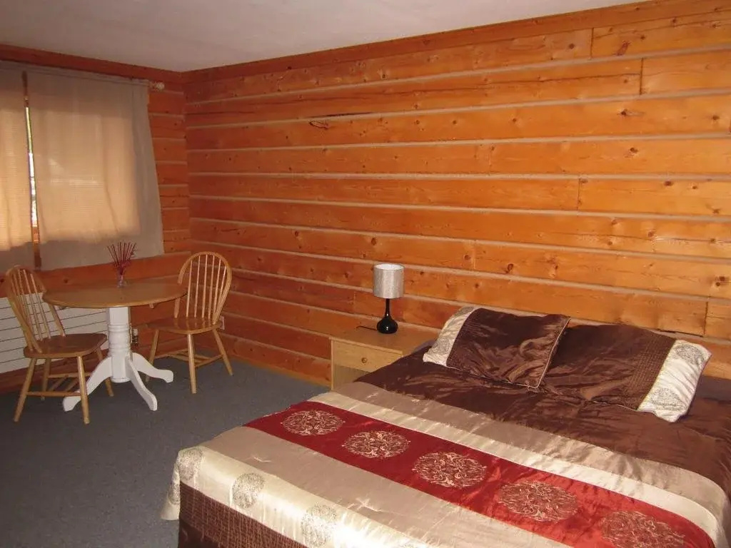 Spirit Lake Lodge