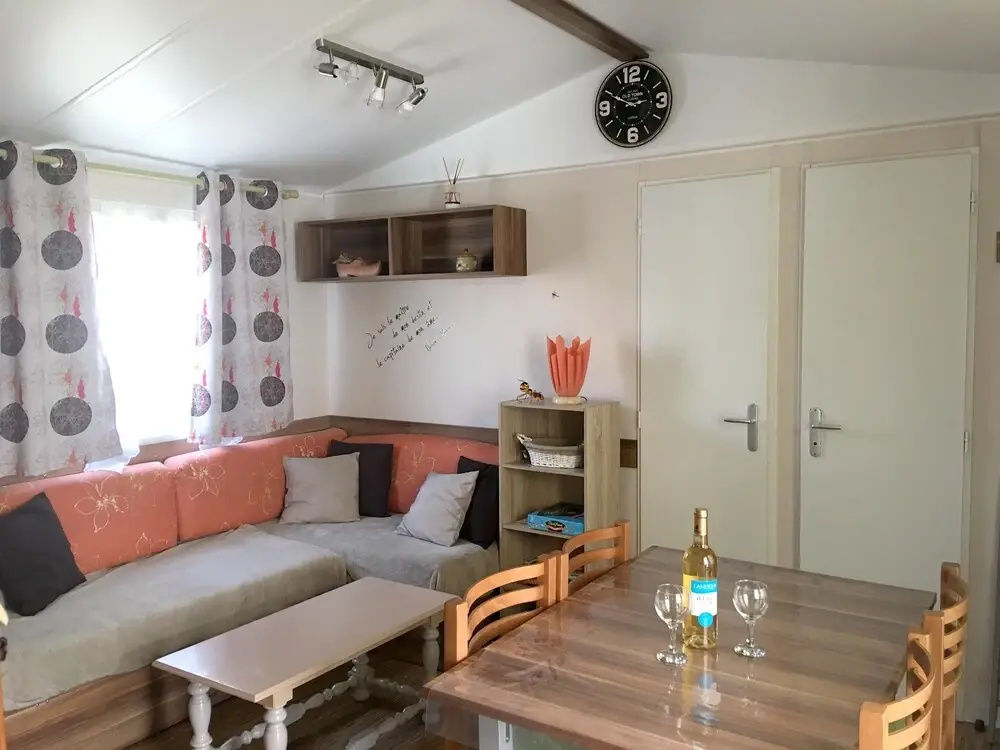 Bungalow With 2 Bedrooms in Saint-julien-en-born, With Shared Pool and Furnished Garden