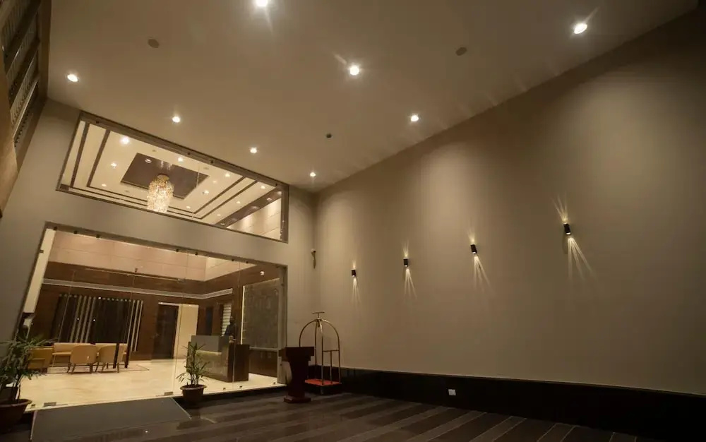 HOTEL RAJHANS ABHINANDAN