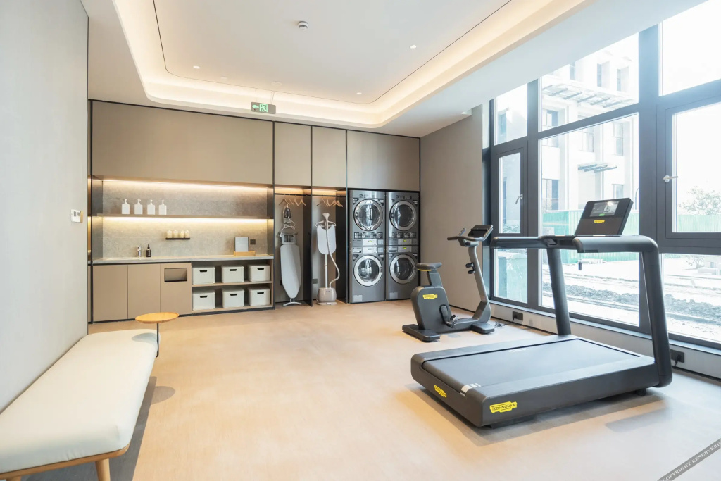 JI Hotel (Yancheng High-Speed Railway Station Baolong Square)