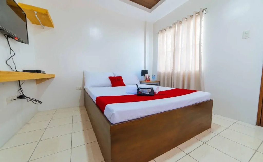 RedDoorz Plus @ Casa Lucia Sindalan San Fernando City Pampanga