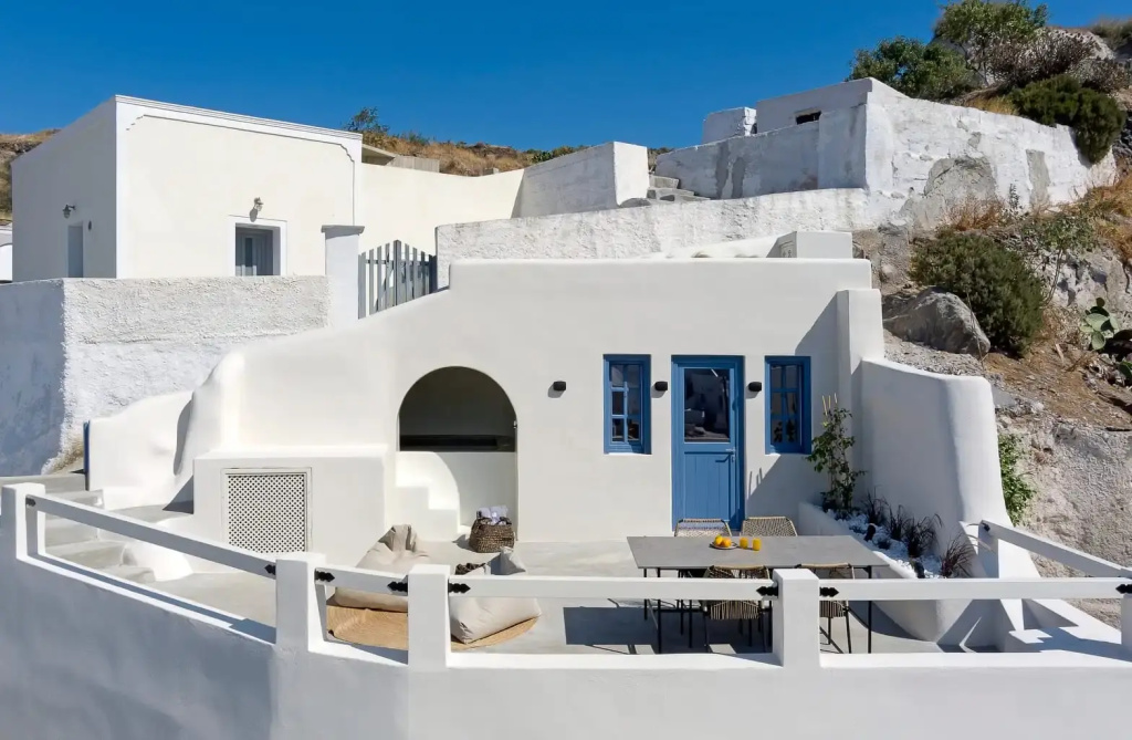 Acave Santorini Suites