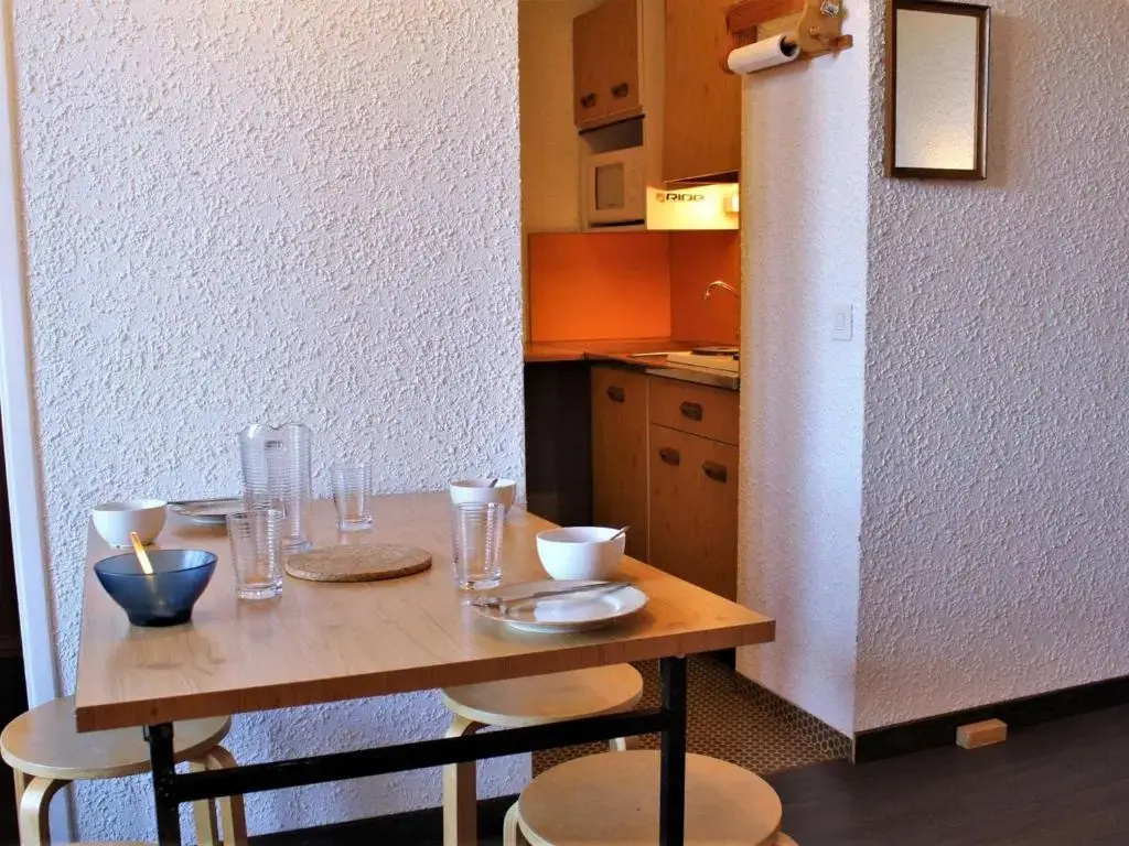 Appartement Risoul, 1 pièce, 4 personnes - FR-1-330-194