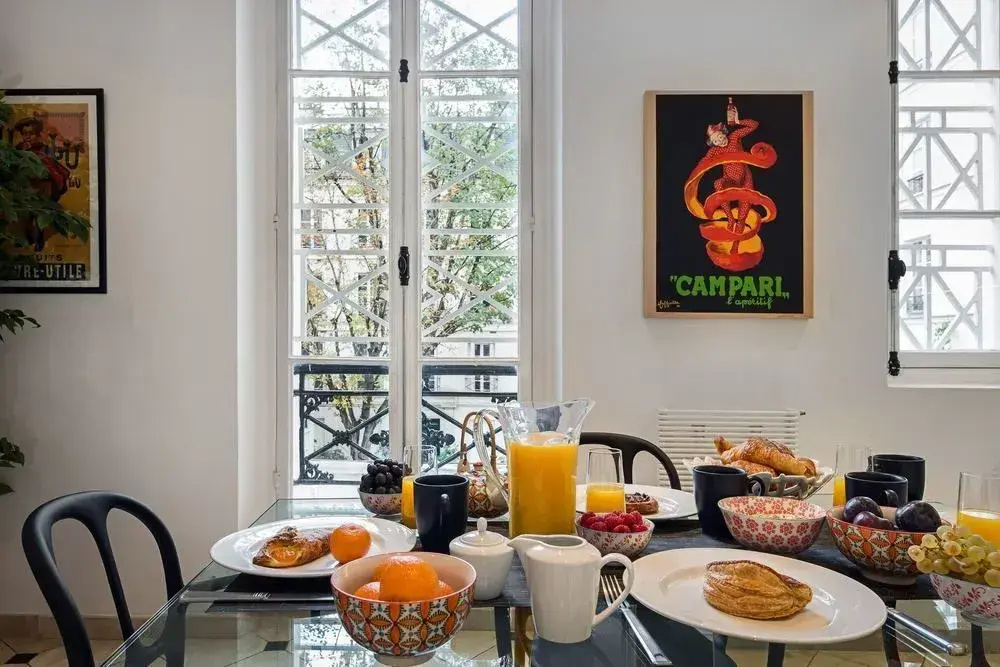 Rue Honore Chevalier - Two Bedroom Apartment