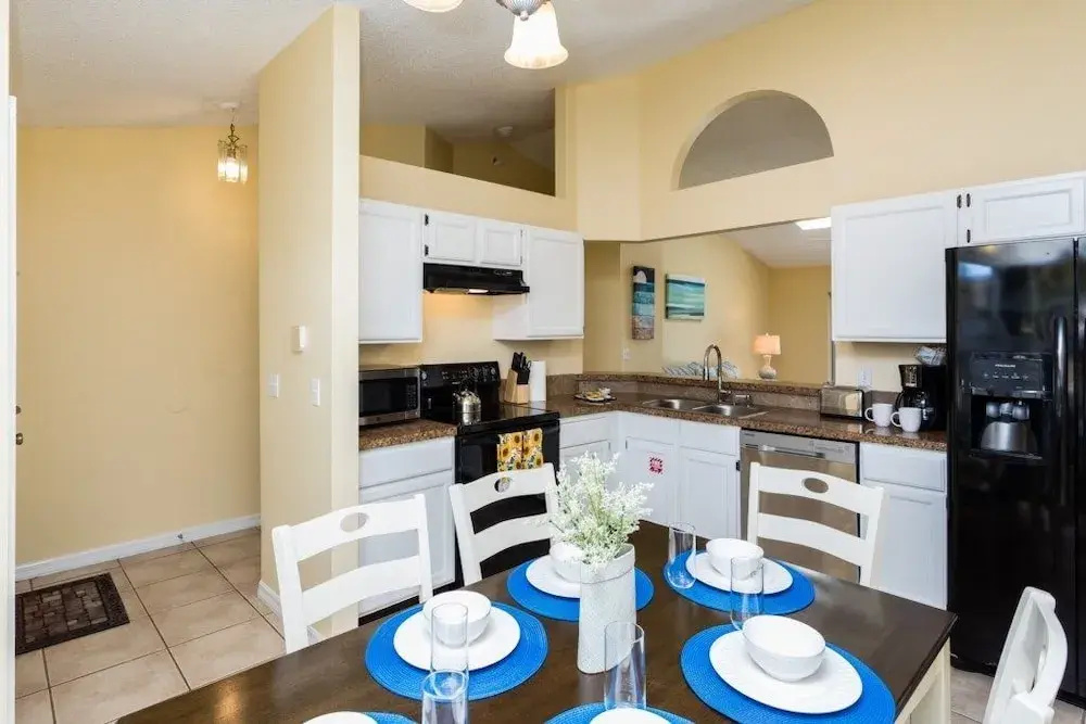 3BR Pool Home in Sunridge by SHV-100