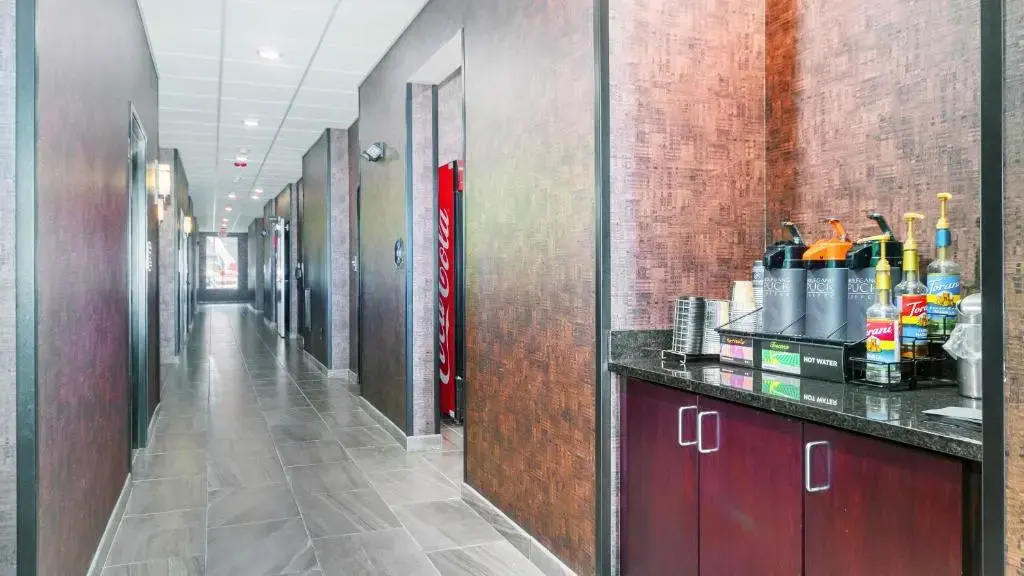 Cobblestone Hotel & Suites - Janesville